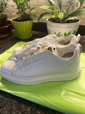 MCM White Leather Low-Top Sneakers with Gold Plaque